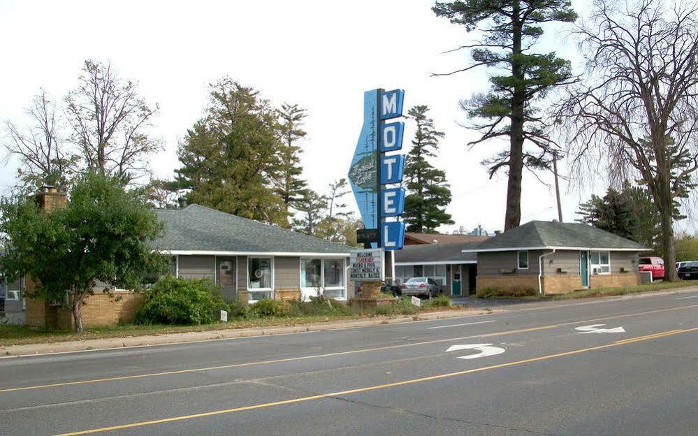 Forest Lake Motel Grand Rapids Exterior photo